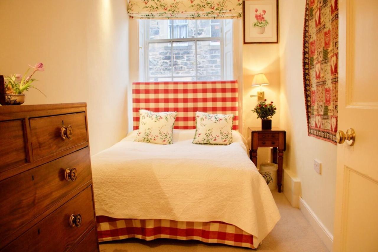 Period On Castle Street Apartment EDI