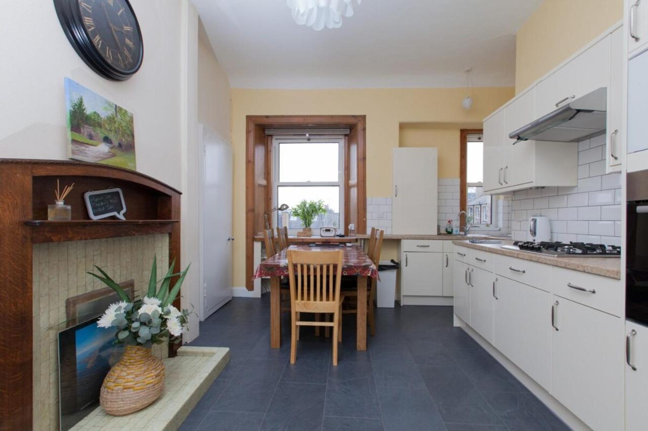 Elegant Traditional Centre Flat Apartment *