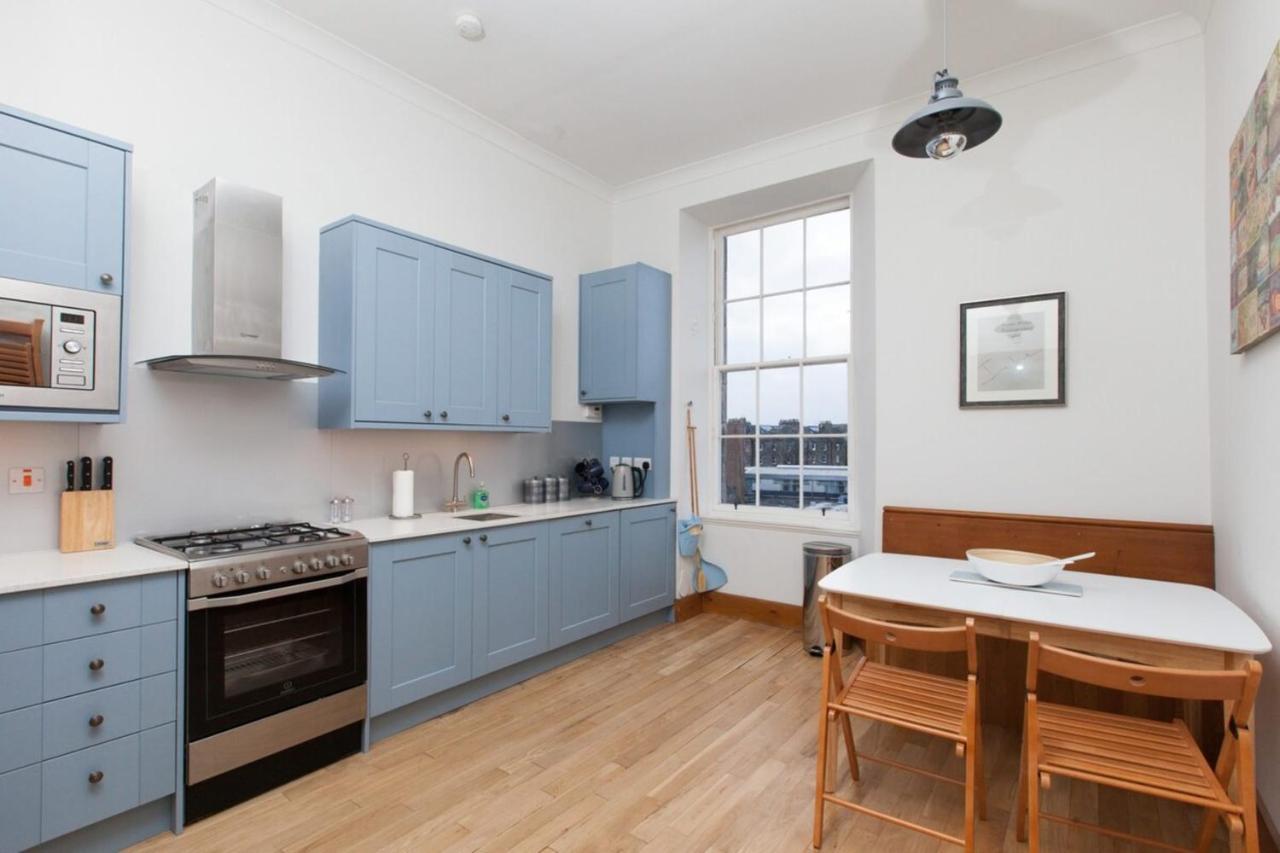 Traditional Luxury Sleeps 10 Apartment *