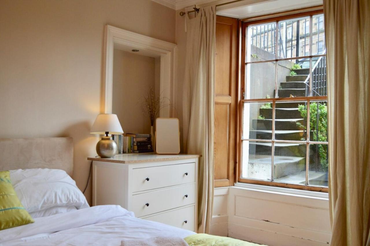 Apartment Stunning 3 Bedroom City Centre Edinburgh