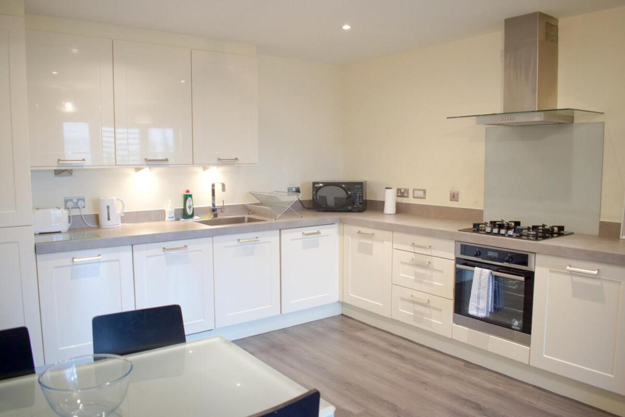 Apartment Large And Modern 2 Bed 2 Bath