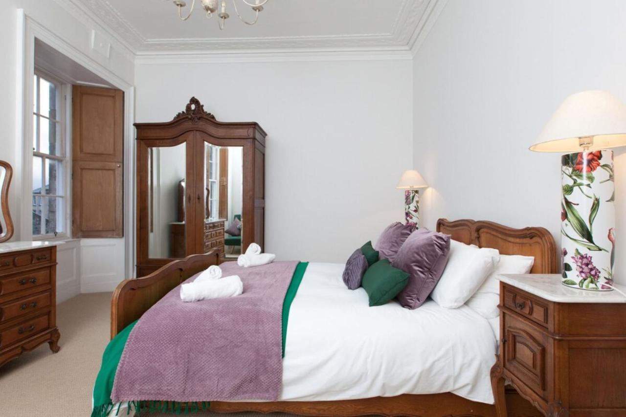Traditional Luxury Sleeps 10 EDI