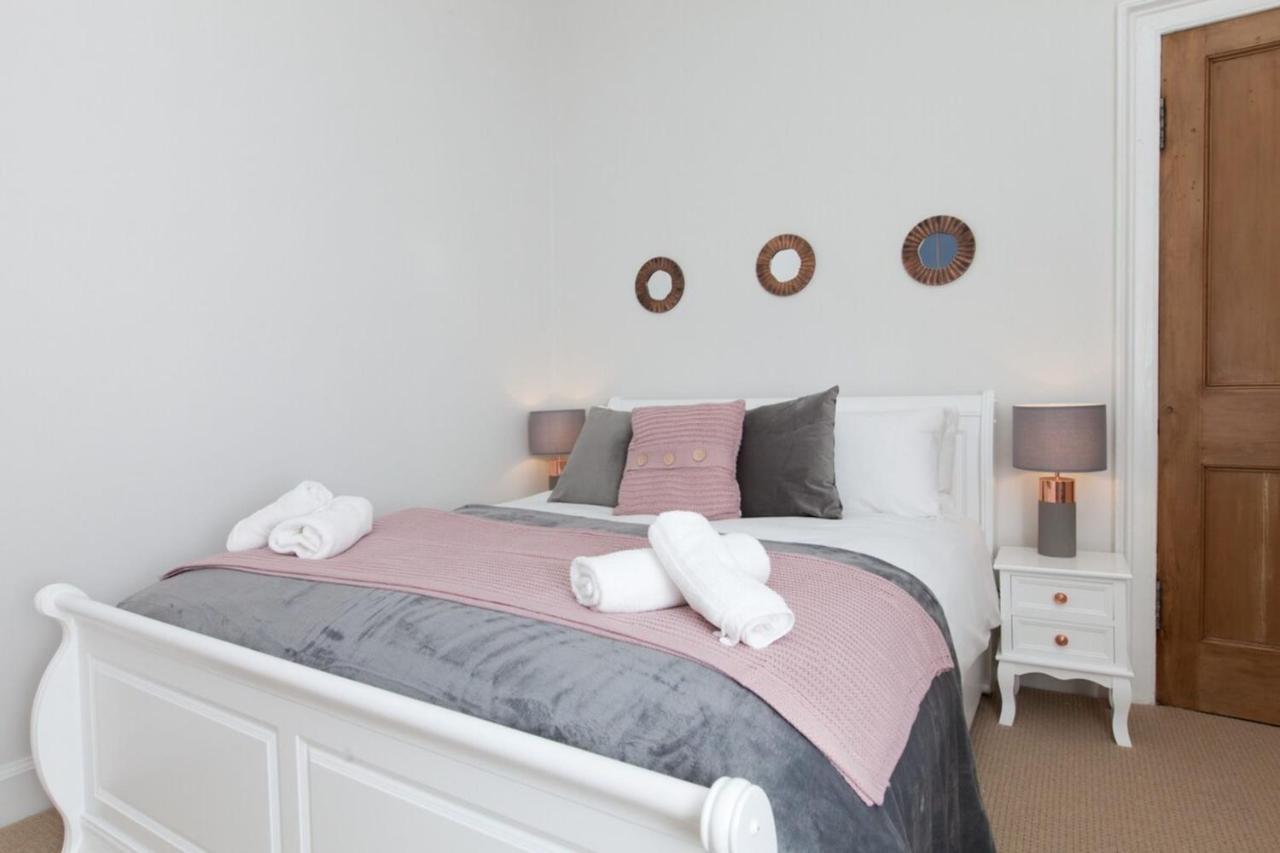 Traditional Luxury Sleeps 10 * EDI