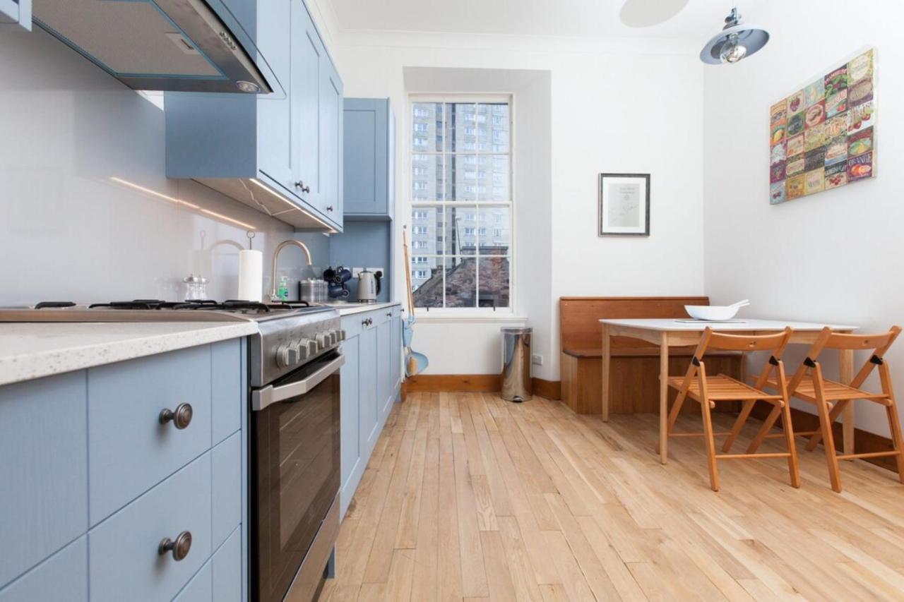Traditional Luxury Sleeps 10 Apartment *