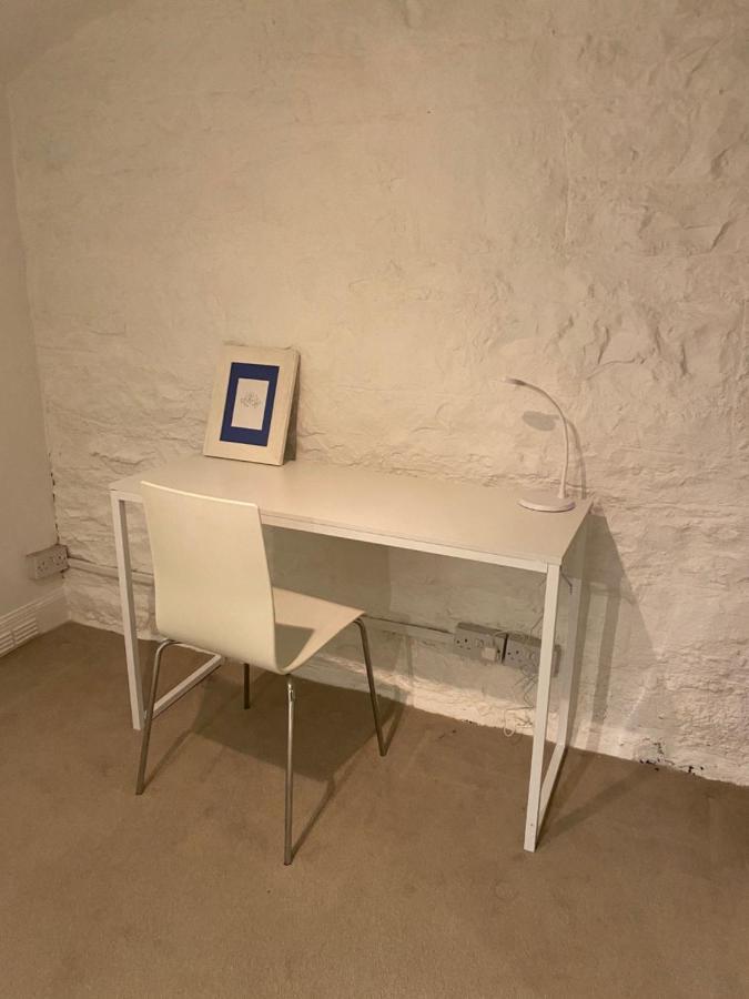 Private In City Centre Townhouse Edinburgh