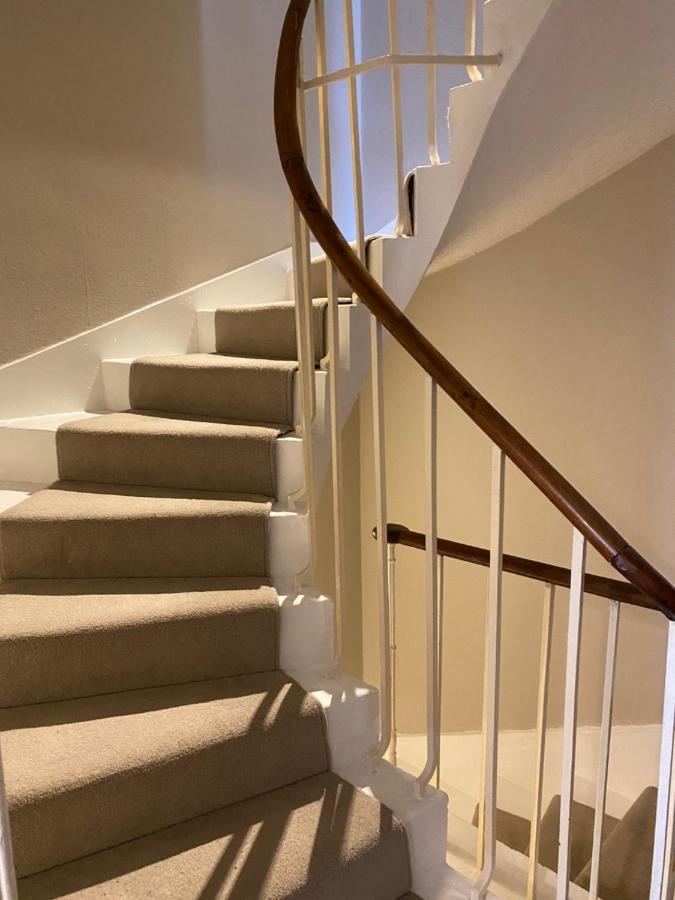 Private In City Centre Townhouse Edinburgh