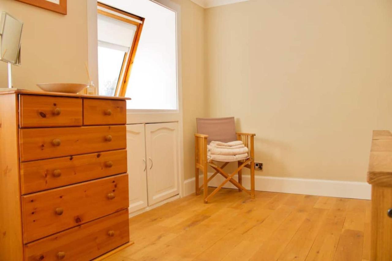 Altido Superb Terraced House With Patio In Leith Apartment
