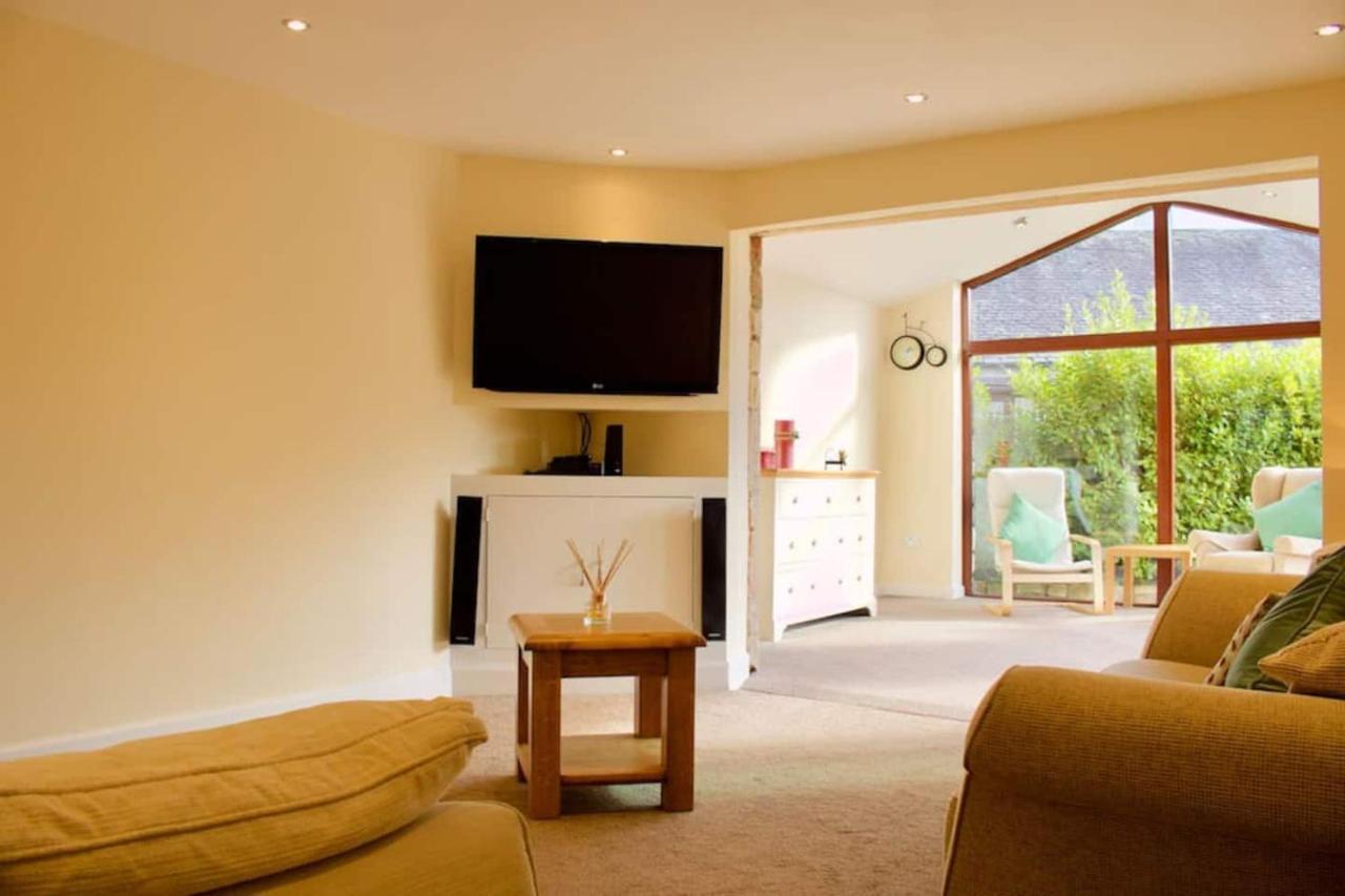 Altido Superb Terraced House With Patio In Leith *