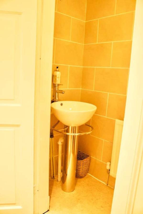 Apartment Altido Superb Terraced House With Patio In Leith Edinburgh