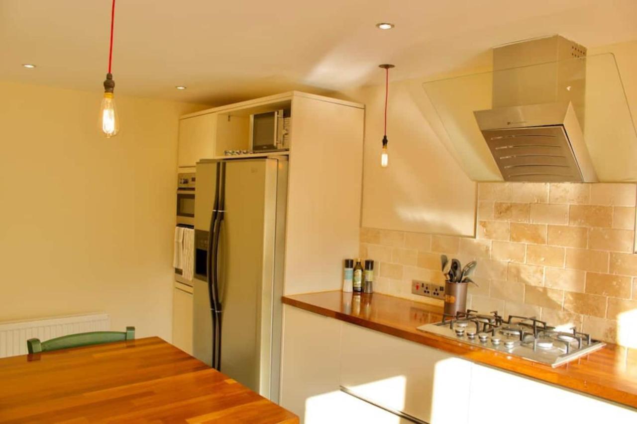 Altido Superb Terraced House With Patio In Leith Apartment *
