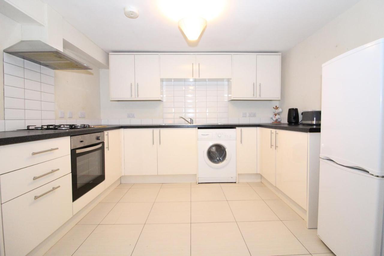 Modern With Free Parking And Private Garden Apartment EDI