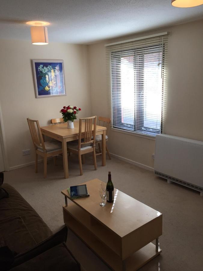 Bright Spacious Flat Near Royal Mile EDI