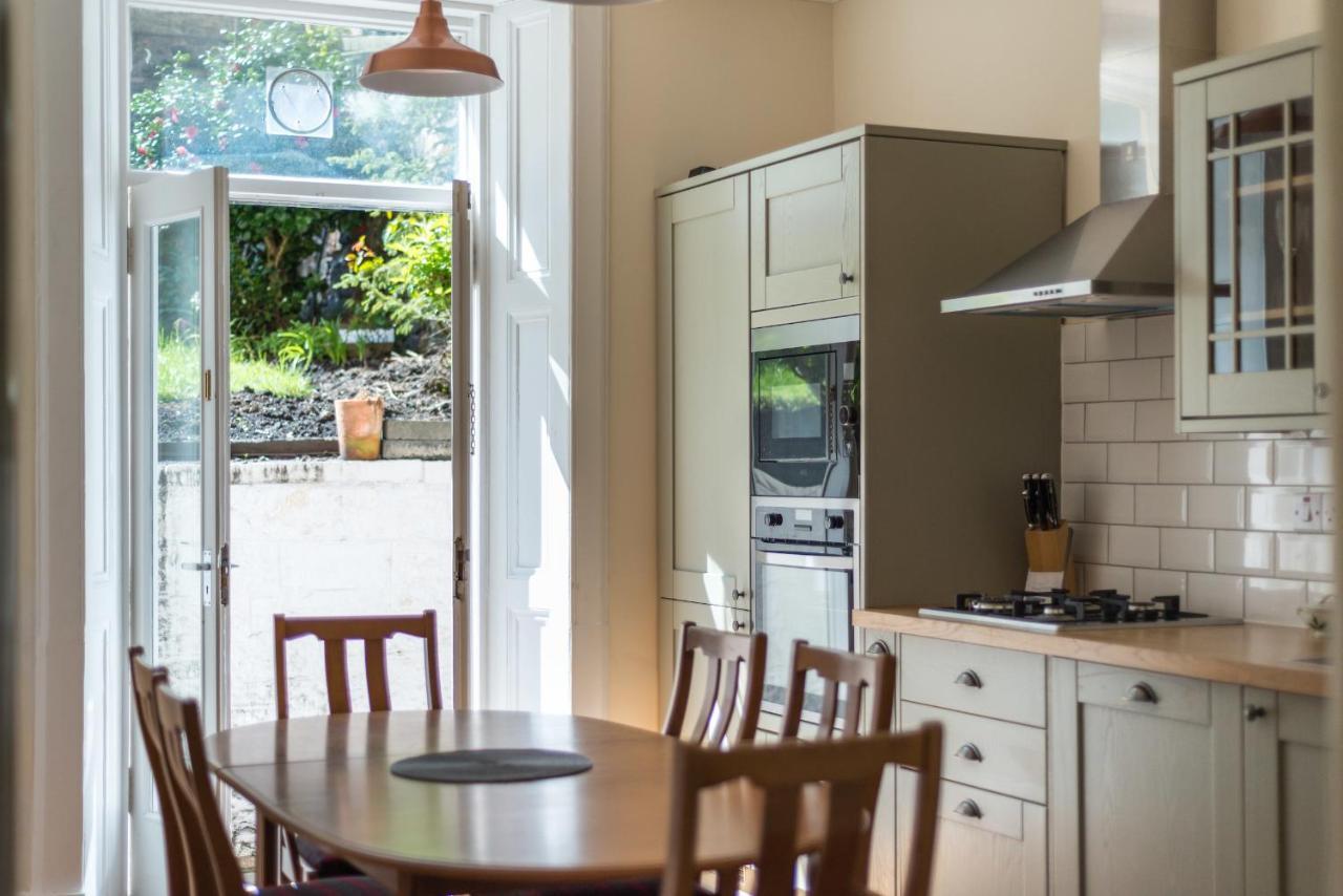 Victorian Elegance With Stunning Castle View Edinburgh