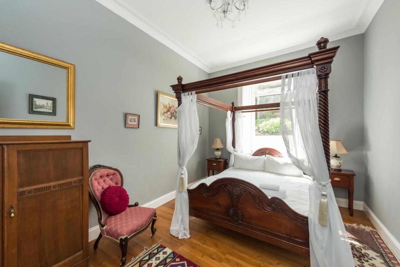 Victorian Elegance With Stunning Castle View
