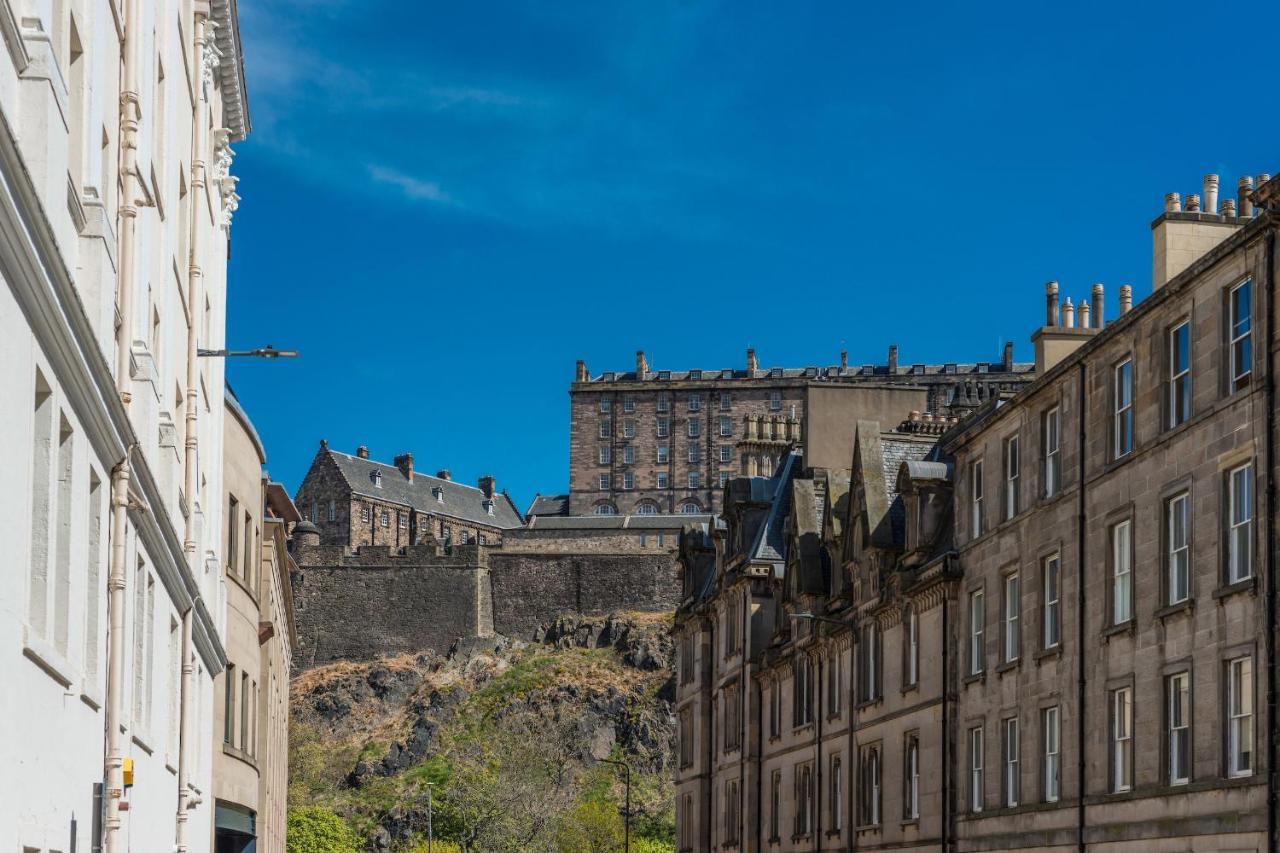 Victorian Elegance With Stunning Castle View *