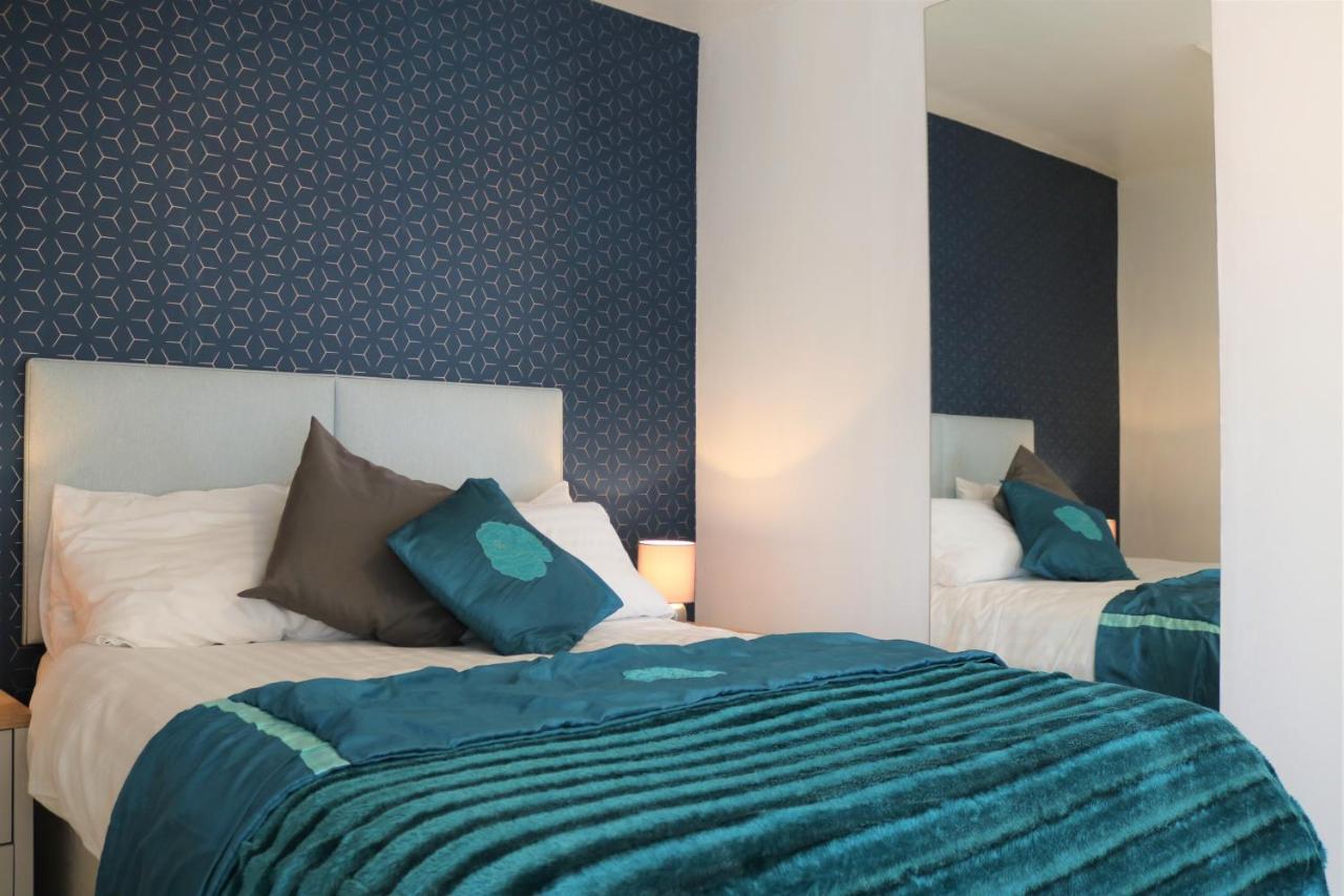 Apartment Centre Rooms-lauriston EDI