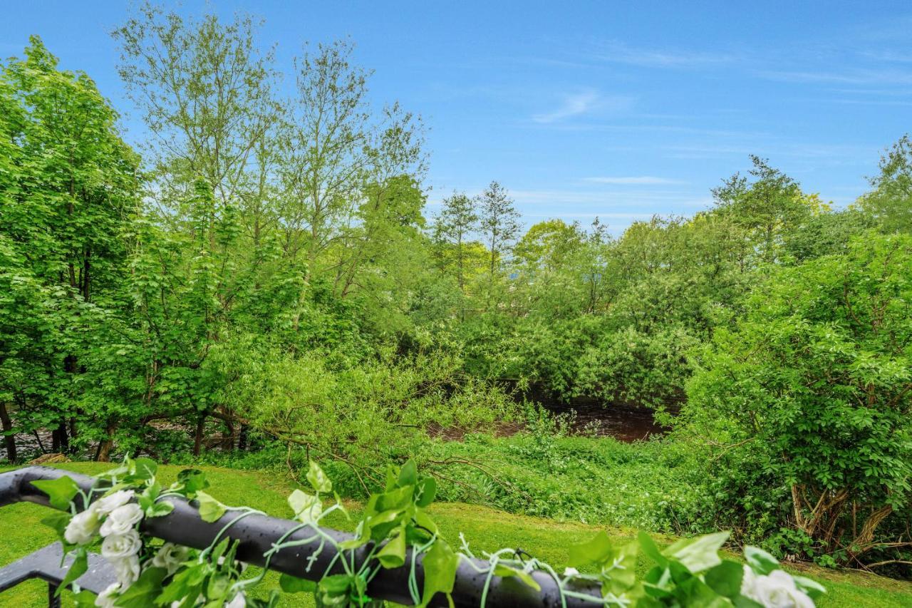Saughton With Views Of Water Of Leith *