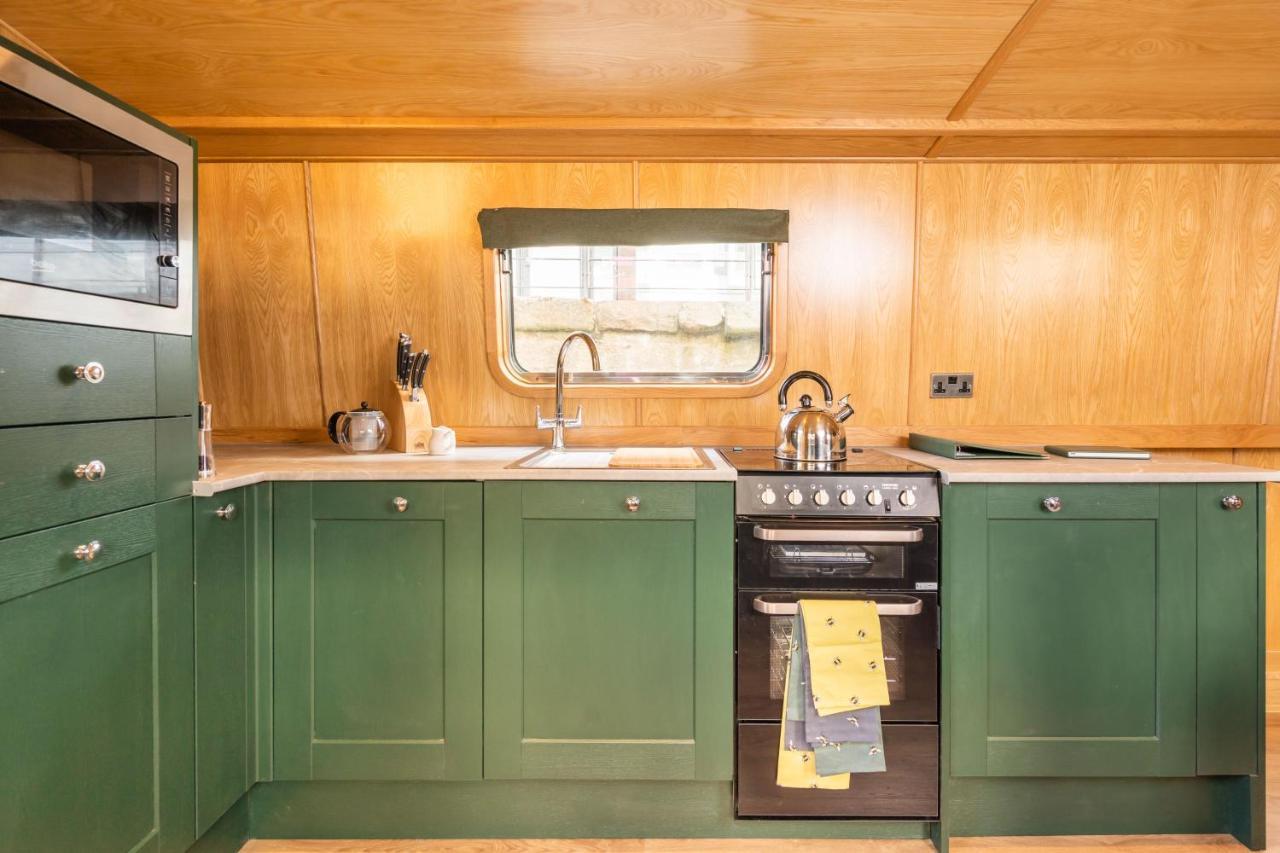 Botel - Houseboats 4*