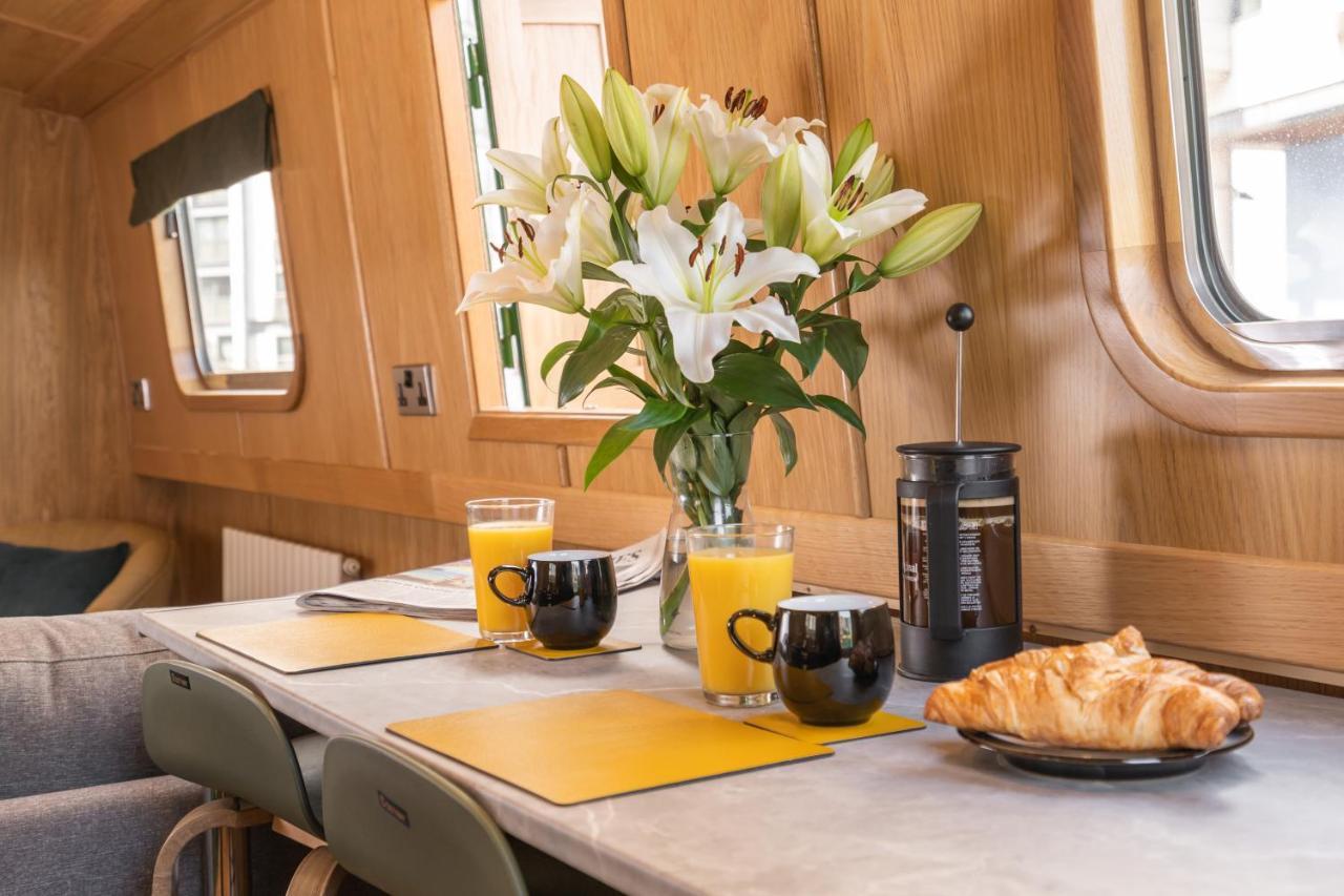 Botel - Houseboats