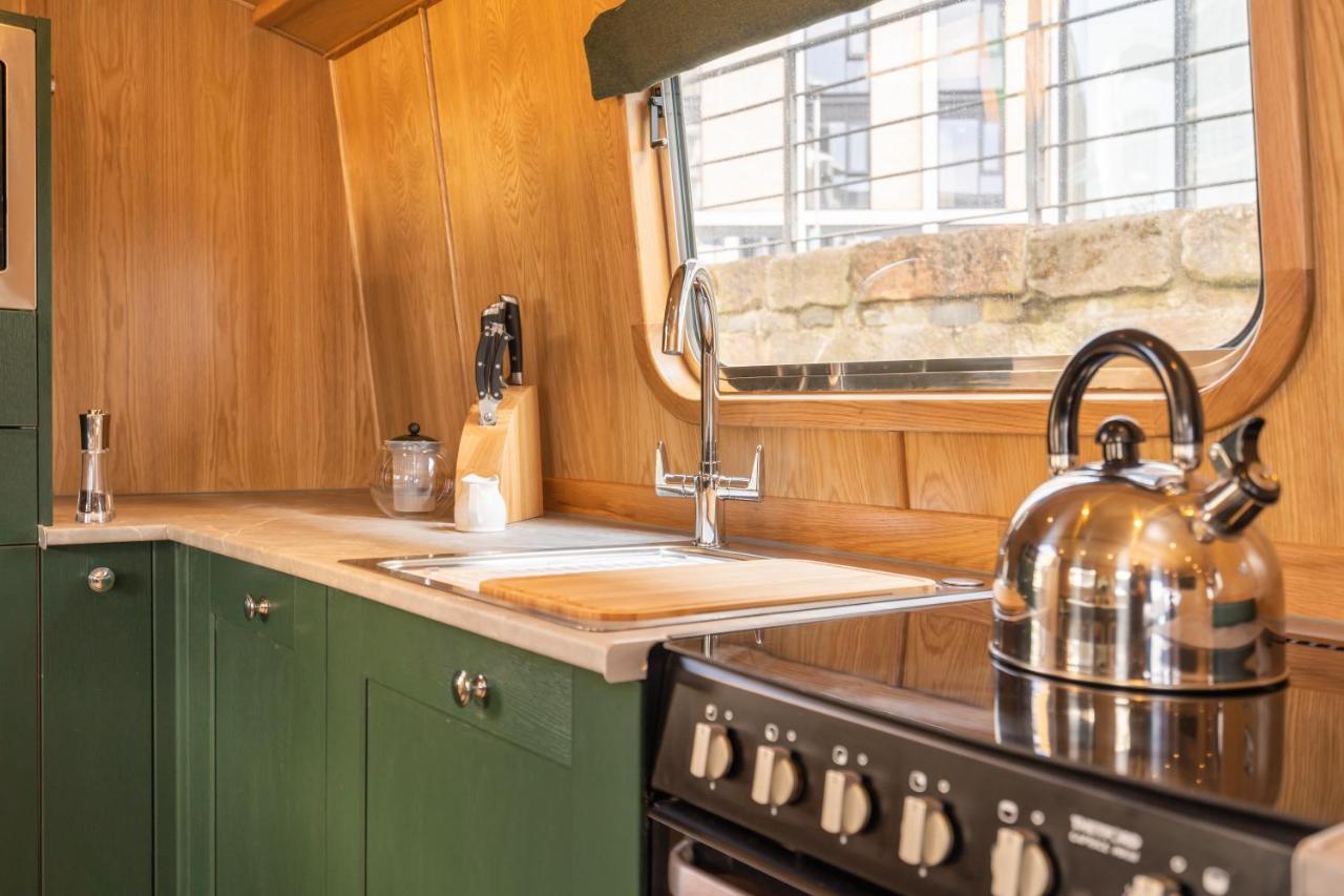 - Houseboats Edinburgh