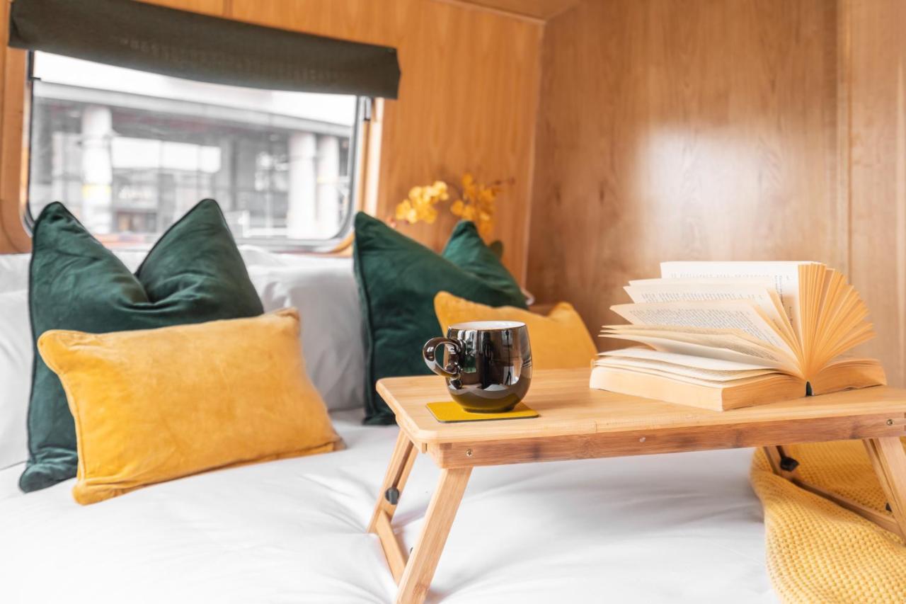 - Houseboats Edinburgh
