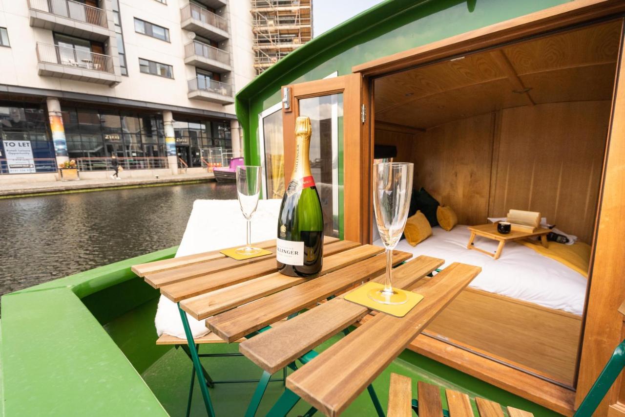 - Houseboats 4*