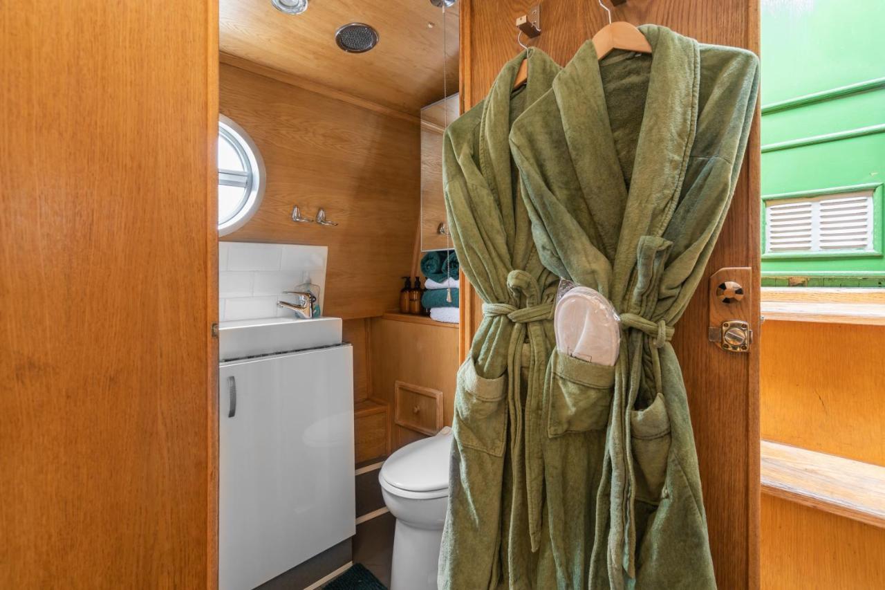 Botel - Houseboats 4*