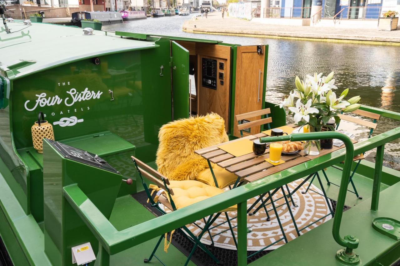 - Houseboats 4*