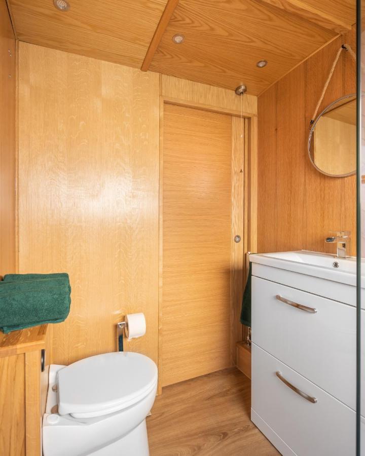 Botel - Houseboats Edinburgh