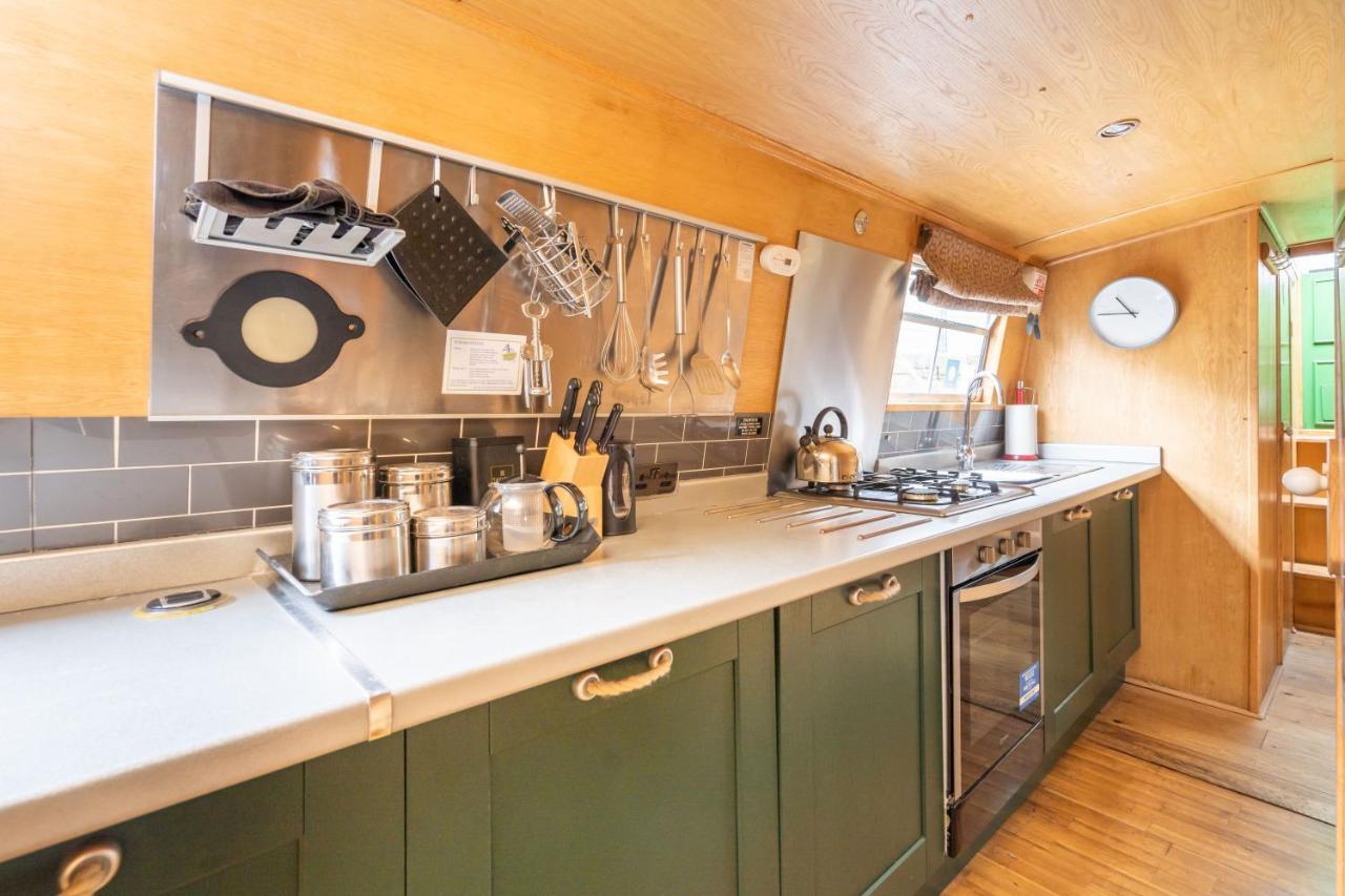 Botel - Houseboats