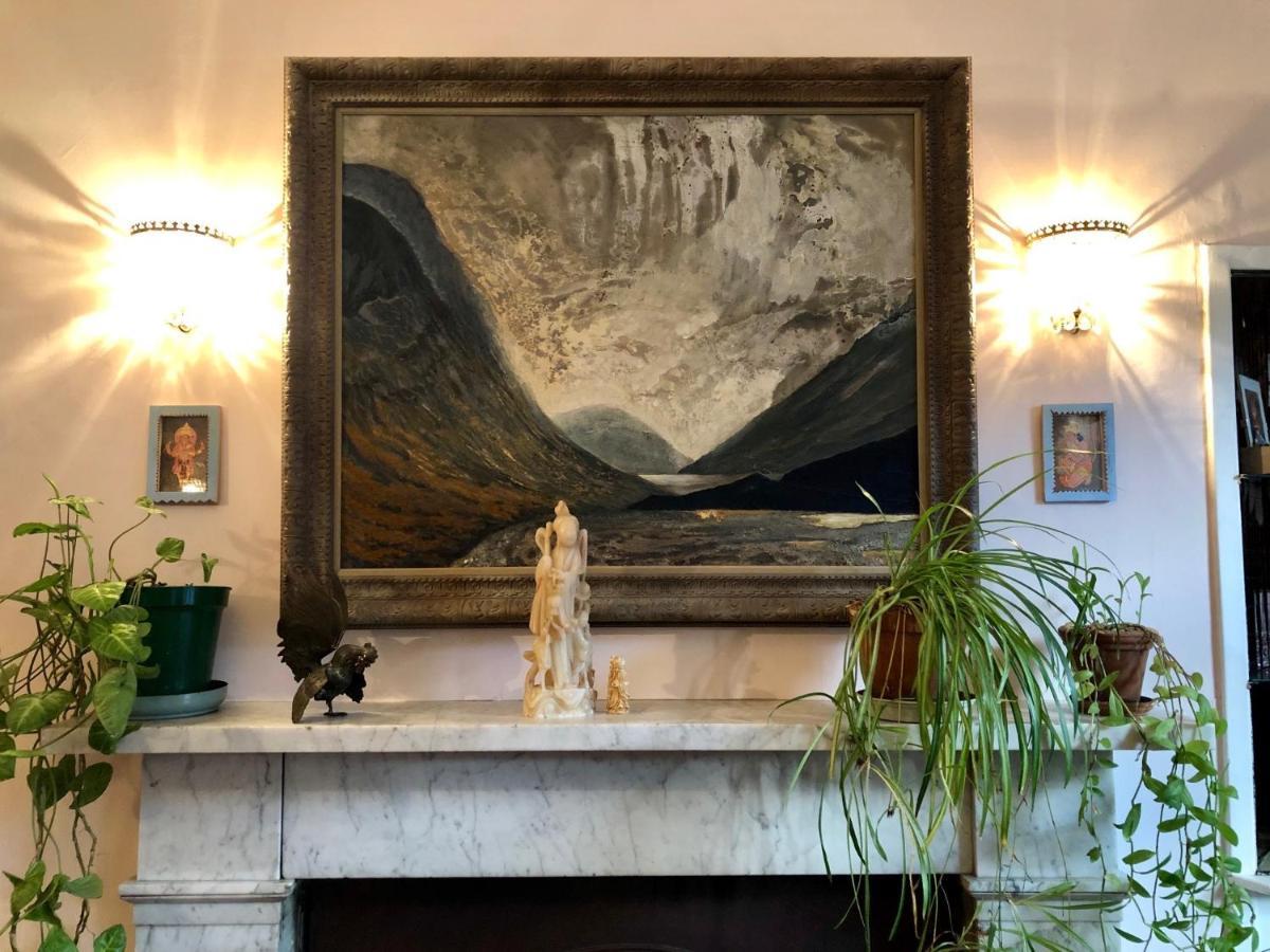 With Parking, Original Art And Antiques *