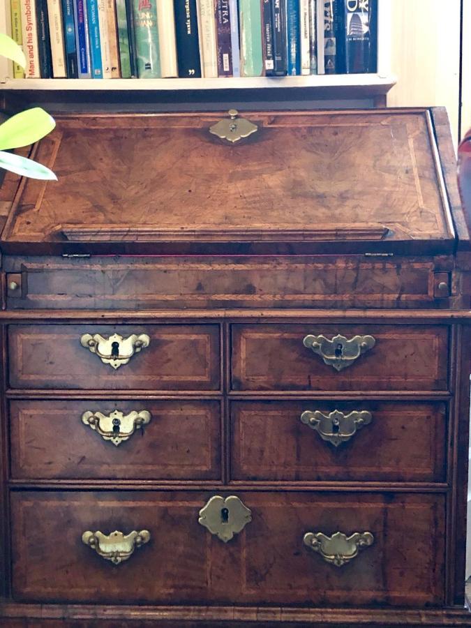 With Parking, Original Art And Antiques *