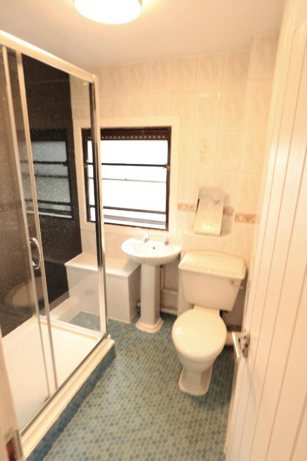Apartment Centre Rooms-lauriston EDI
