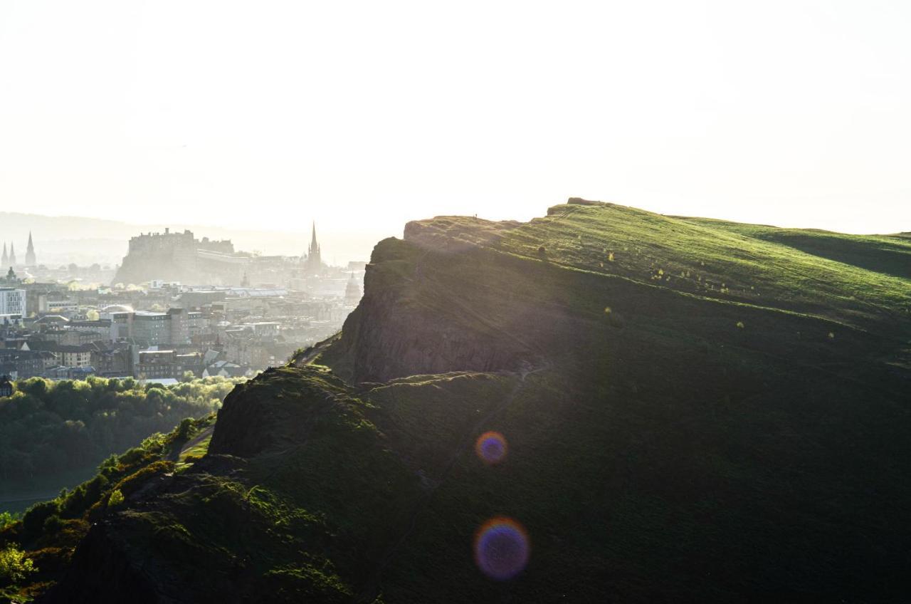 Apartment Pass The Keys Spacious And Central Flat, Sleeps 5 Edinburgh