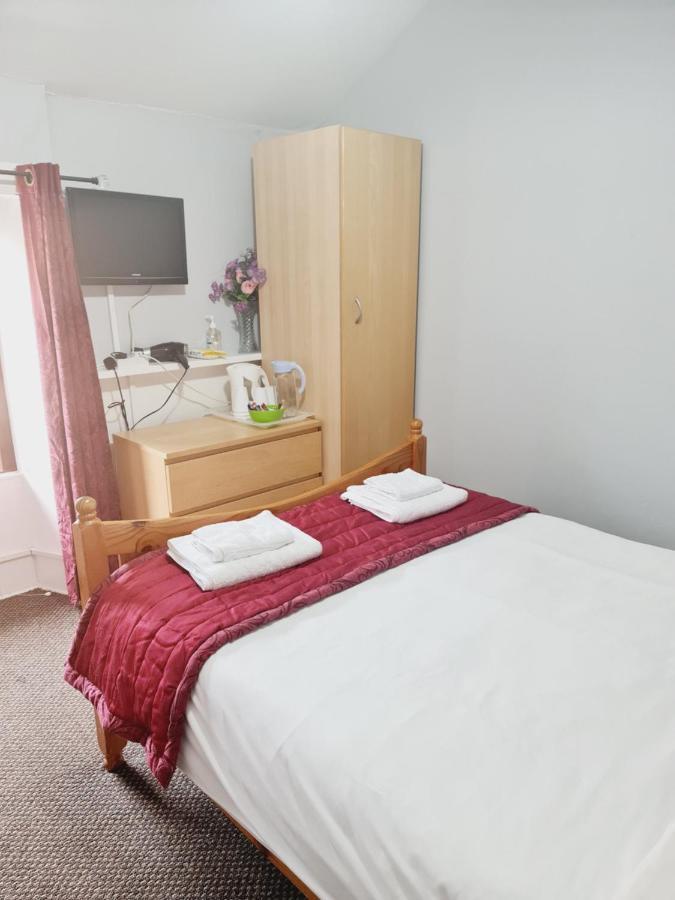 Dalry Guest house *