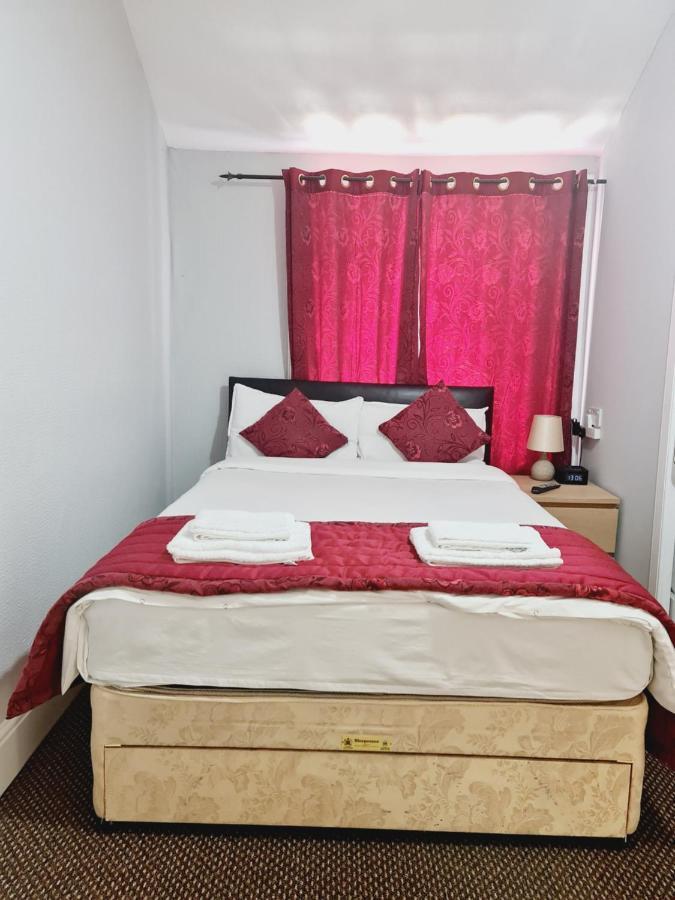 Dalry Guest house *