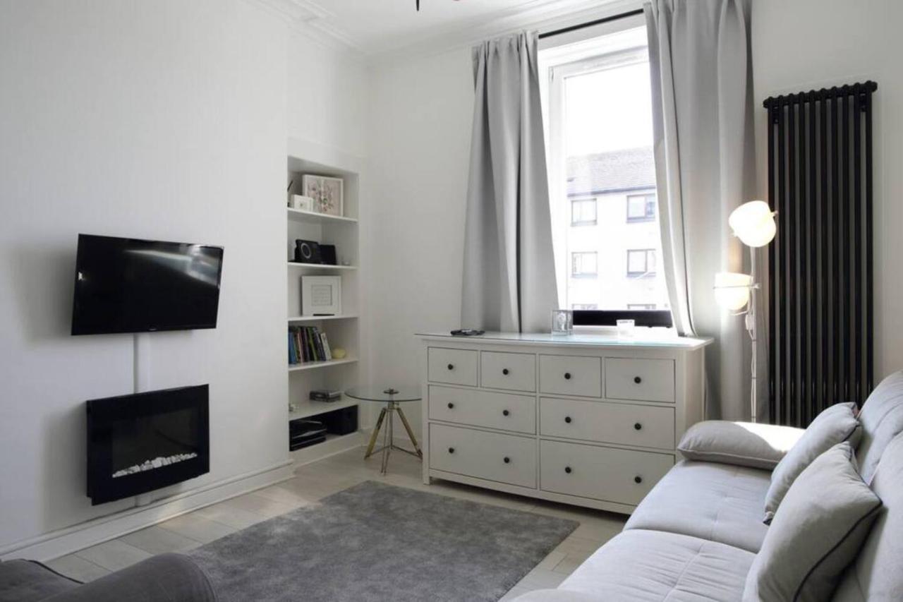 Beautiful Scandi-inspired One Bed In Stockbridge Apartment *