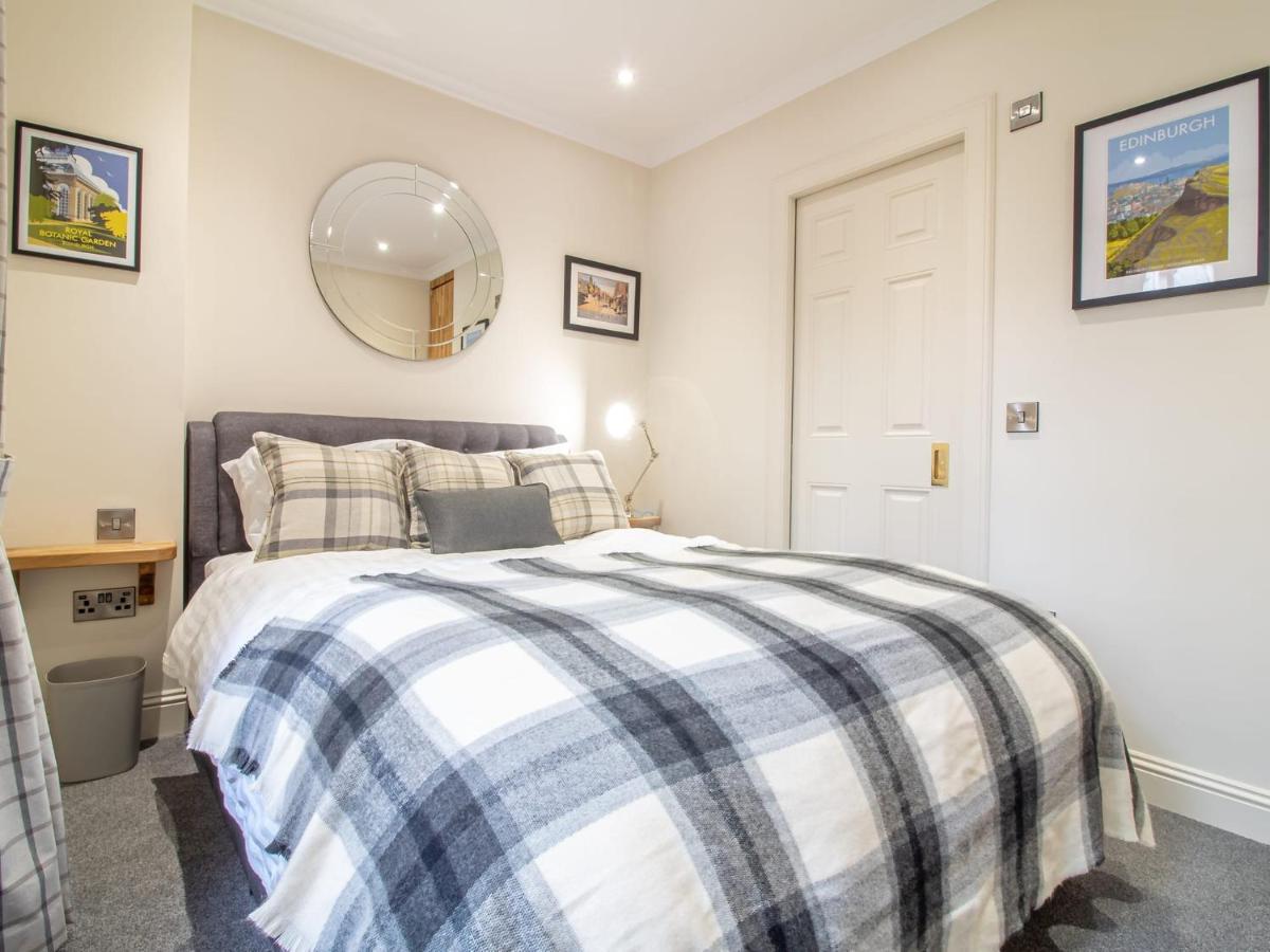 Luxury Royal Mile By The Castle - Sleeps 4 Apartment Edinburgh