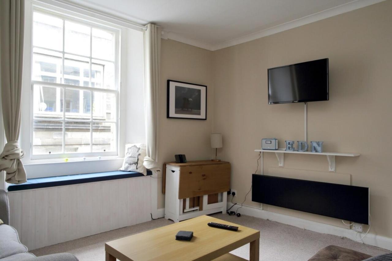 Two Bedroom Flat By Royal Mile! * Edinburgh