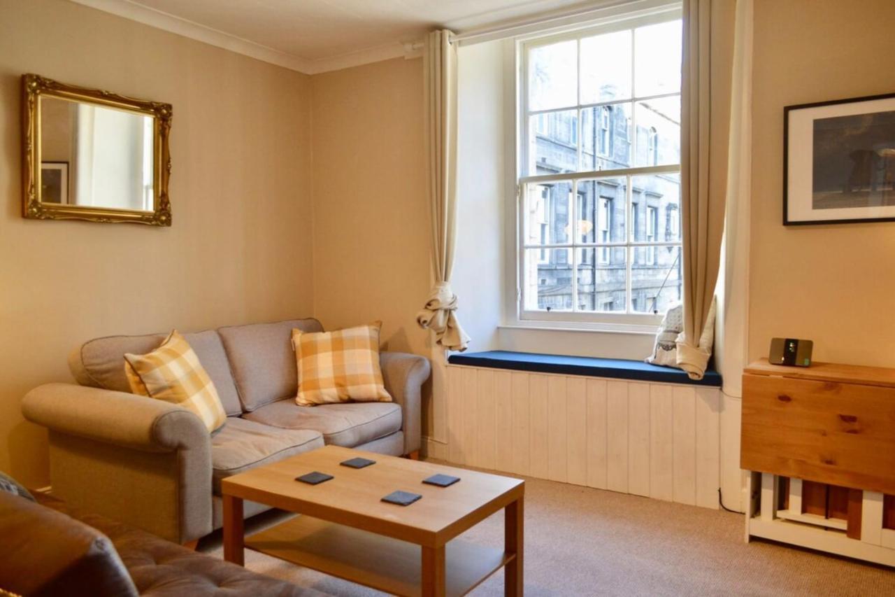 Two Bedroom Flat By Royal Mile! * Edinburgh