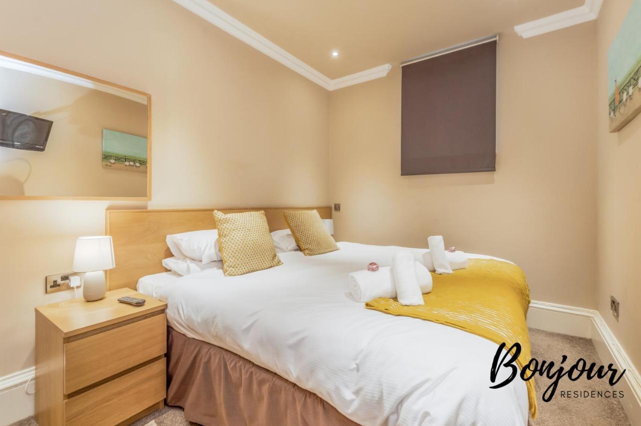 Gorgeous New Town Main Door 3br-3ba - Free Parking & Patio By Bonjour Residences Apartment *