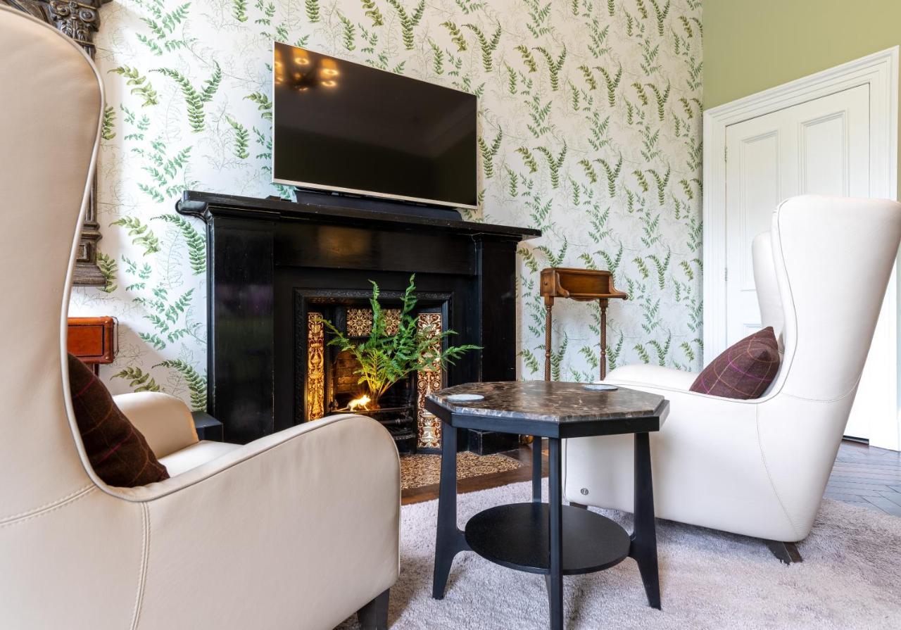 The Edinburgh Address - Castle View Apartment * EDI