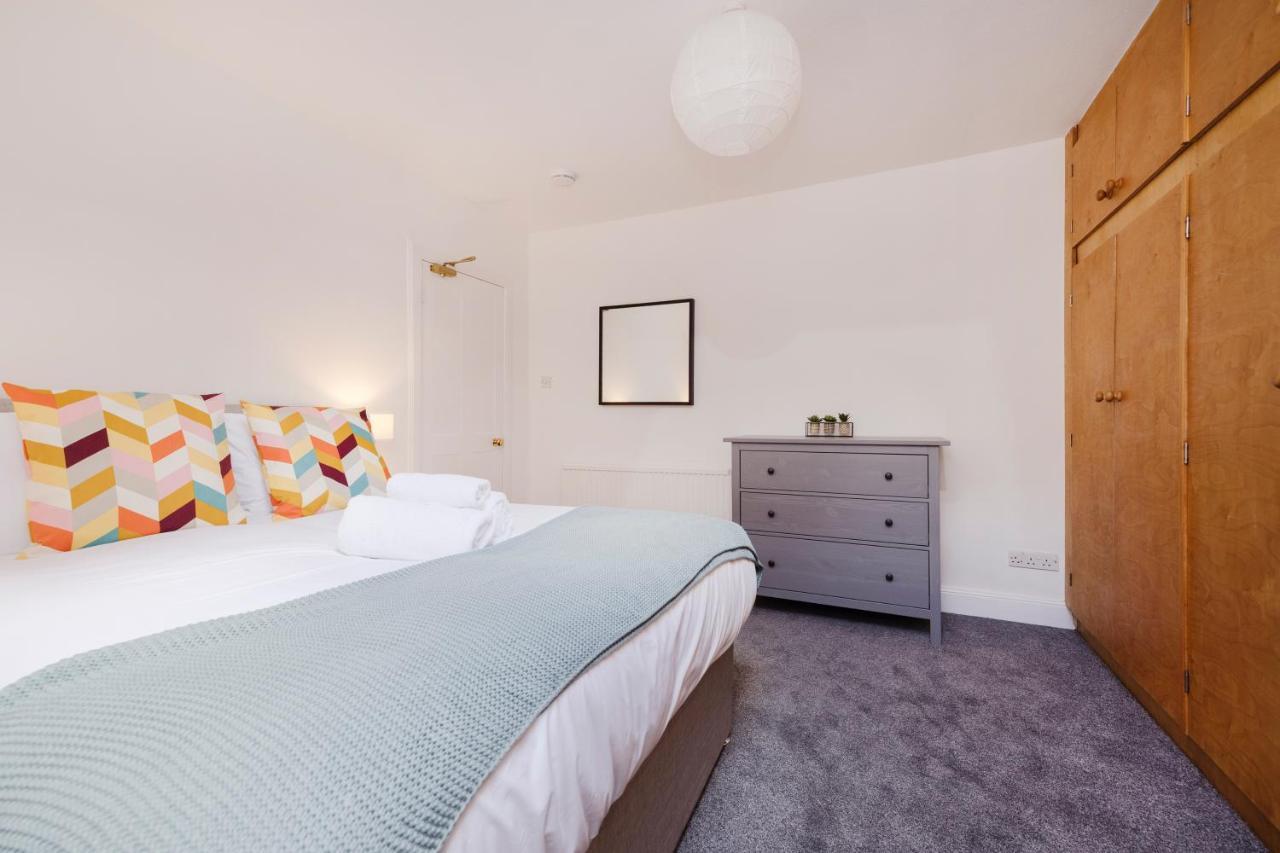 Joivy Beautiful Mews Near Princes Street EDI