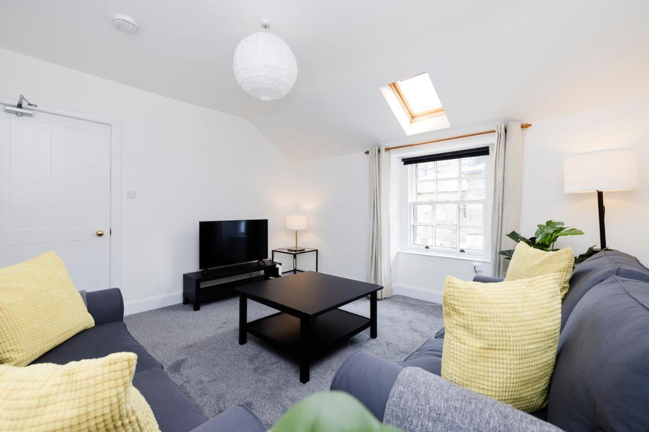 Joivy Beautiful Mews Near Princes Street *