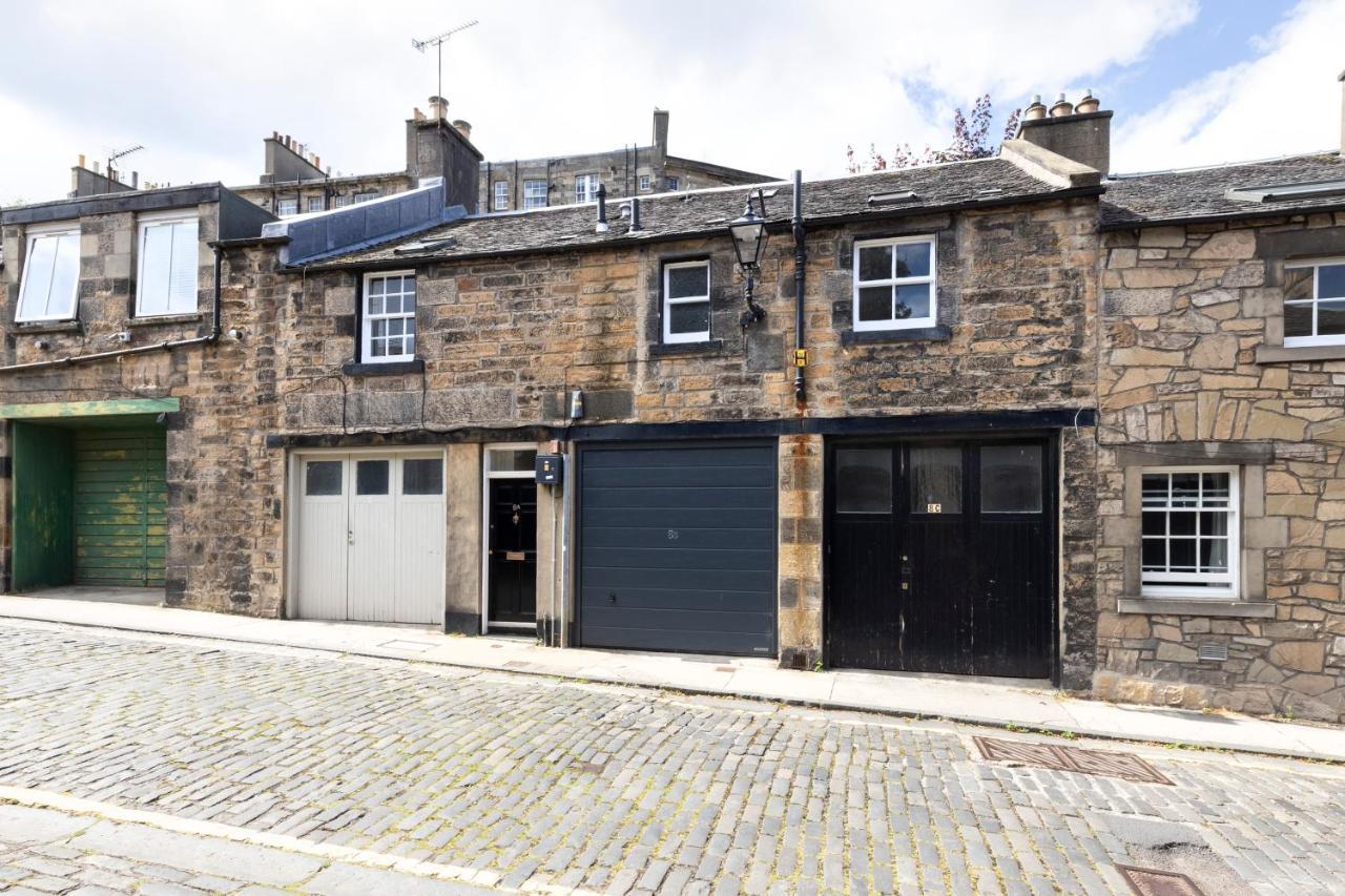 Joivy Beautiful Mews Near Princes Street