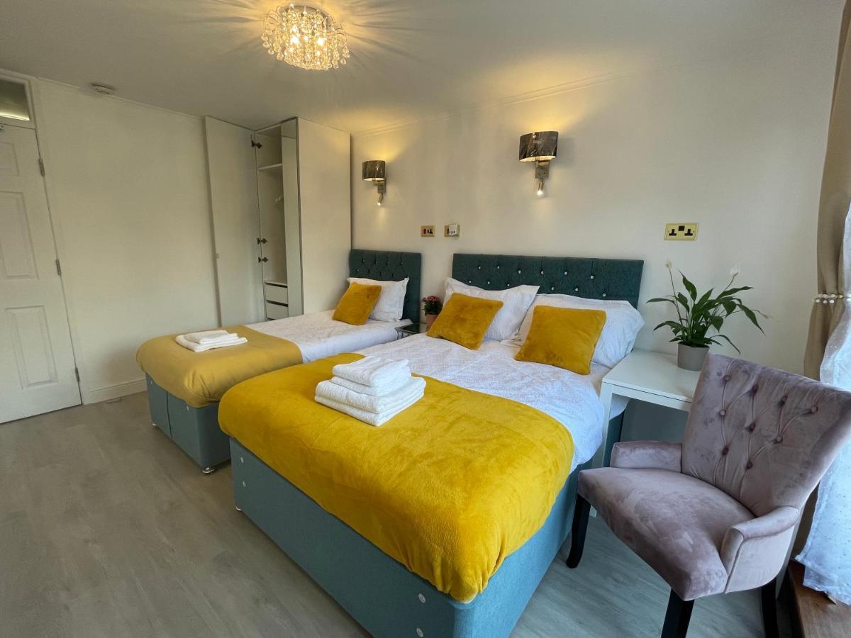 Comfy Balcony 2 Familyroom Apartment EDI