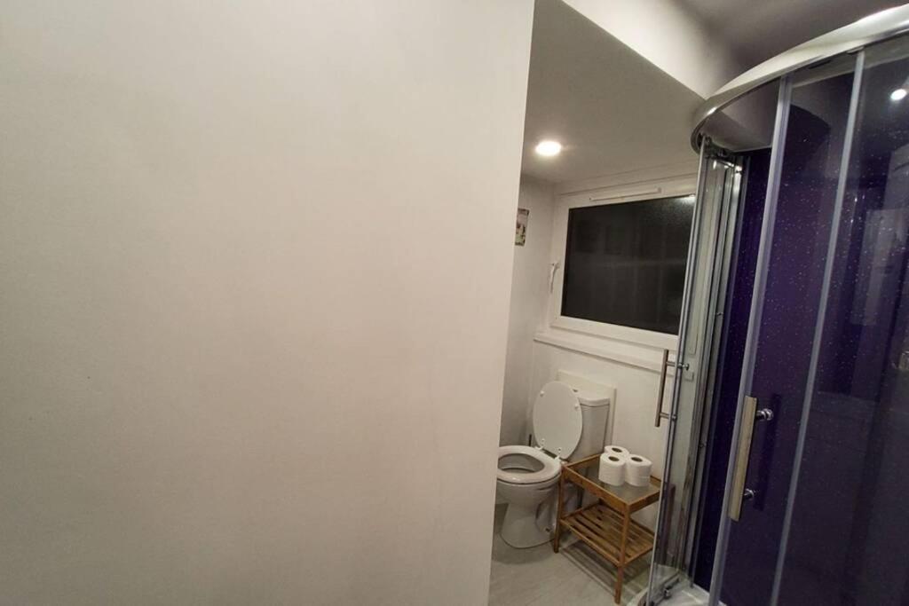Leith Spectacular By Sensational Short Lets & Serviced With 6 Separate Beds & 2 Baths *