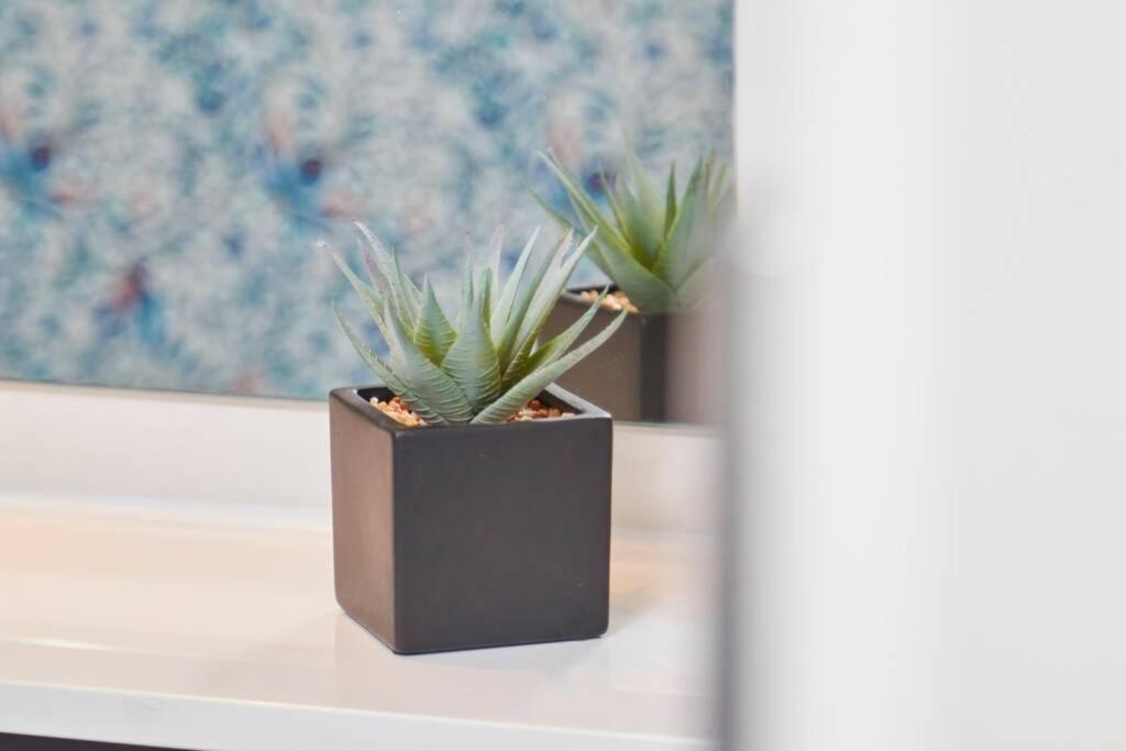 Stunning Townhouse // Sleeps 8 Ferienhaus *