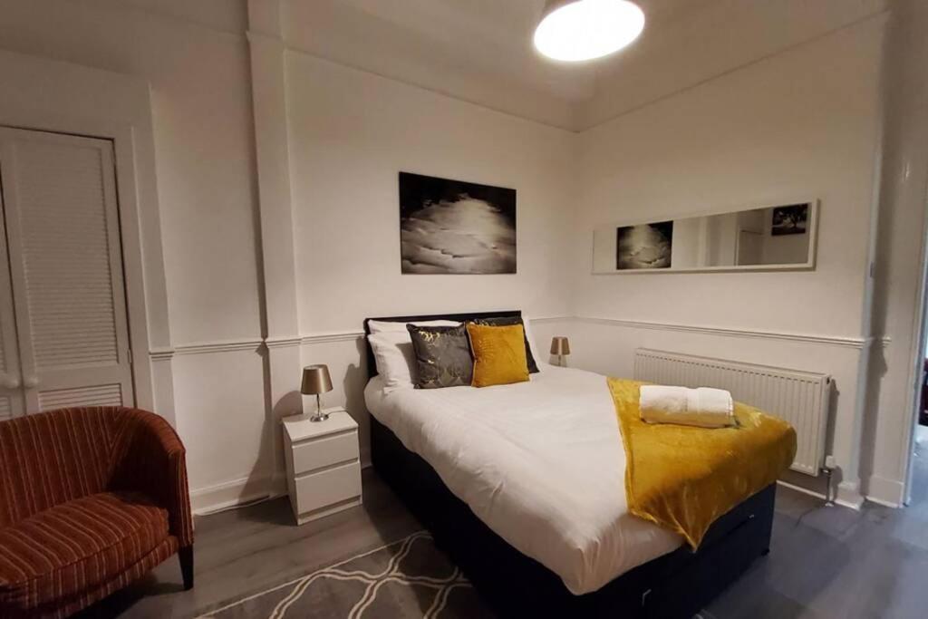 Leith Spectacular By Sensational Short Lets & Serviced With 6 Separate Beds & 2 Baths Edinburgh