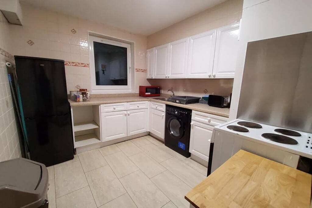 Sleeps 6 On Separate Beds, 4 Smart Tvs, Netflix *